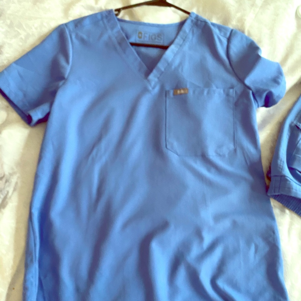 Figs Scrub Top
